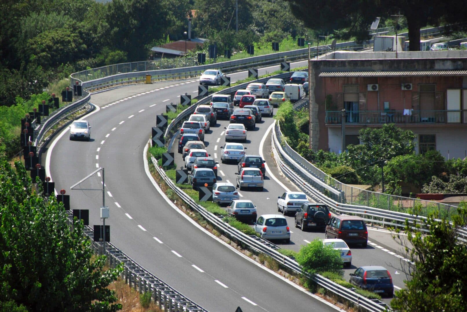 Esodo estivo, traffico intenso ma senza criticità sulla rete Anas nel primo weekend di agosto